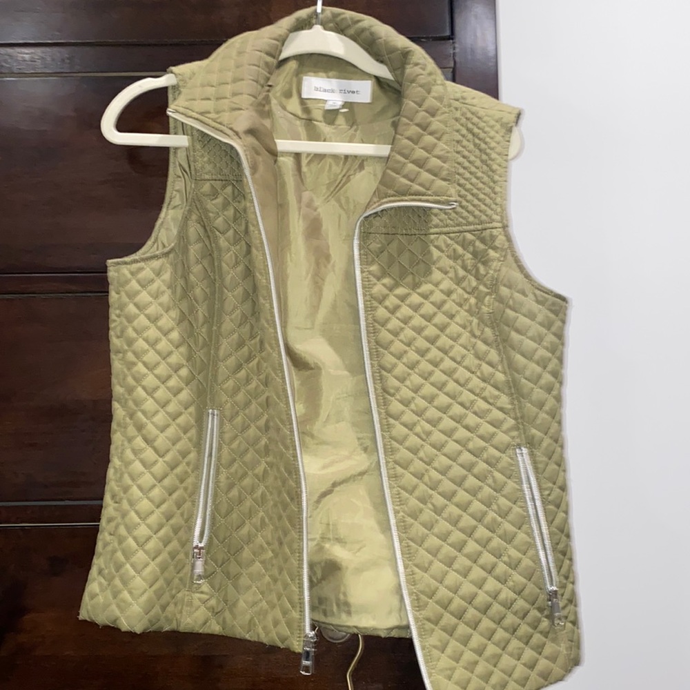 Green vest, women